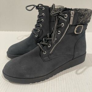 St. John's Bay Black Lace-Up Boots with Faux Fur Trim Size 11 US!